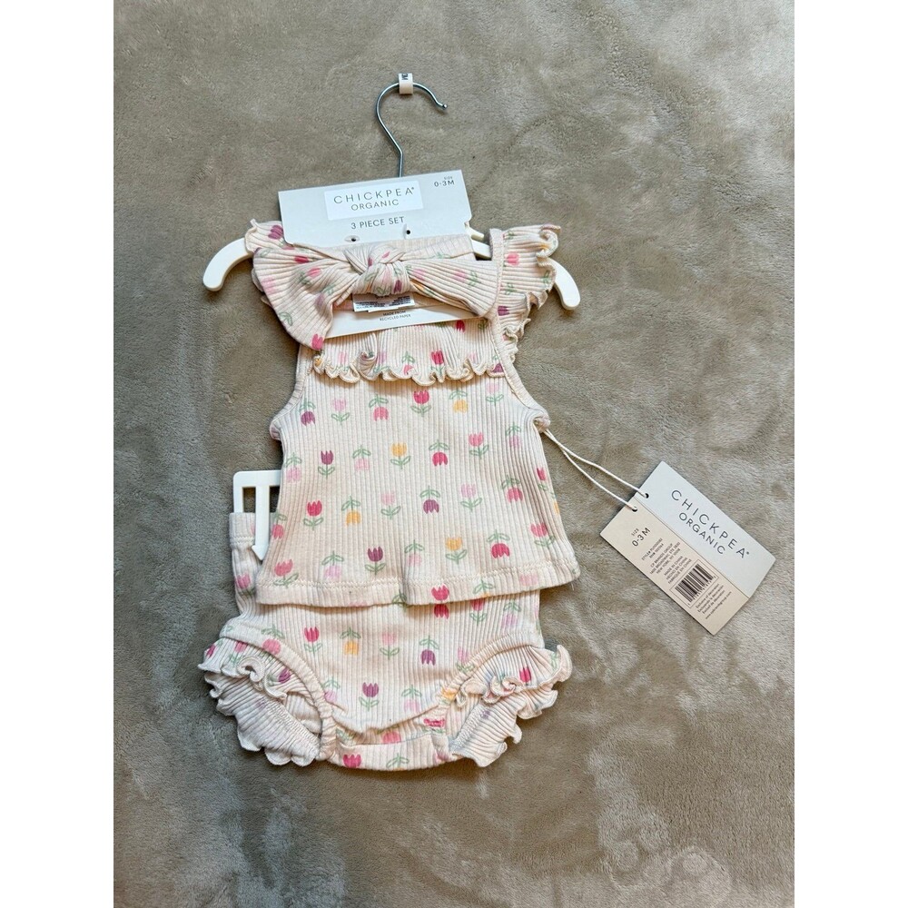 Baby Girl 2 pc Ruffle Tank Top With Ruffle Bottom Shorts Bloomers Set size 0-3 m